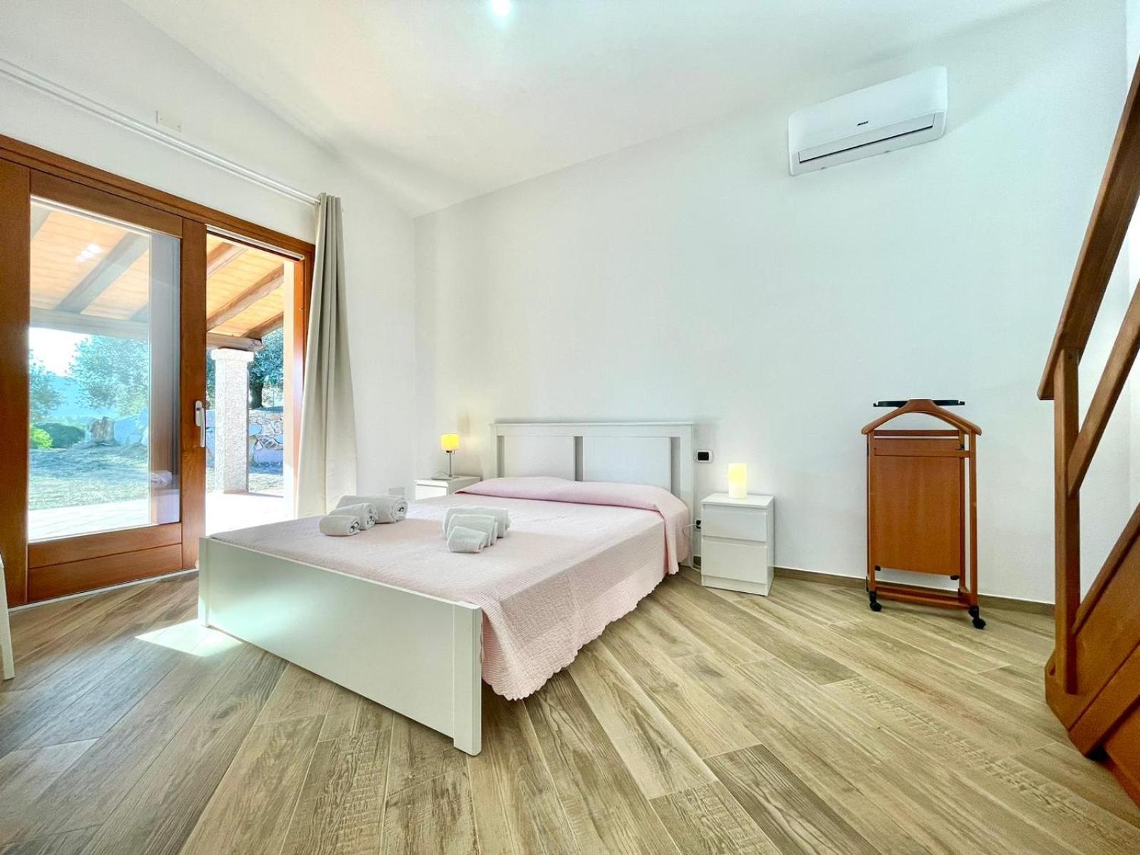 Cronta Apartments Bari Sardo Esterno foto