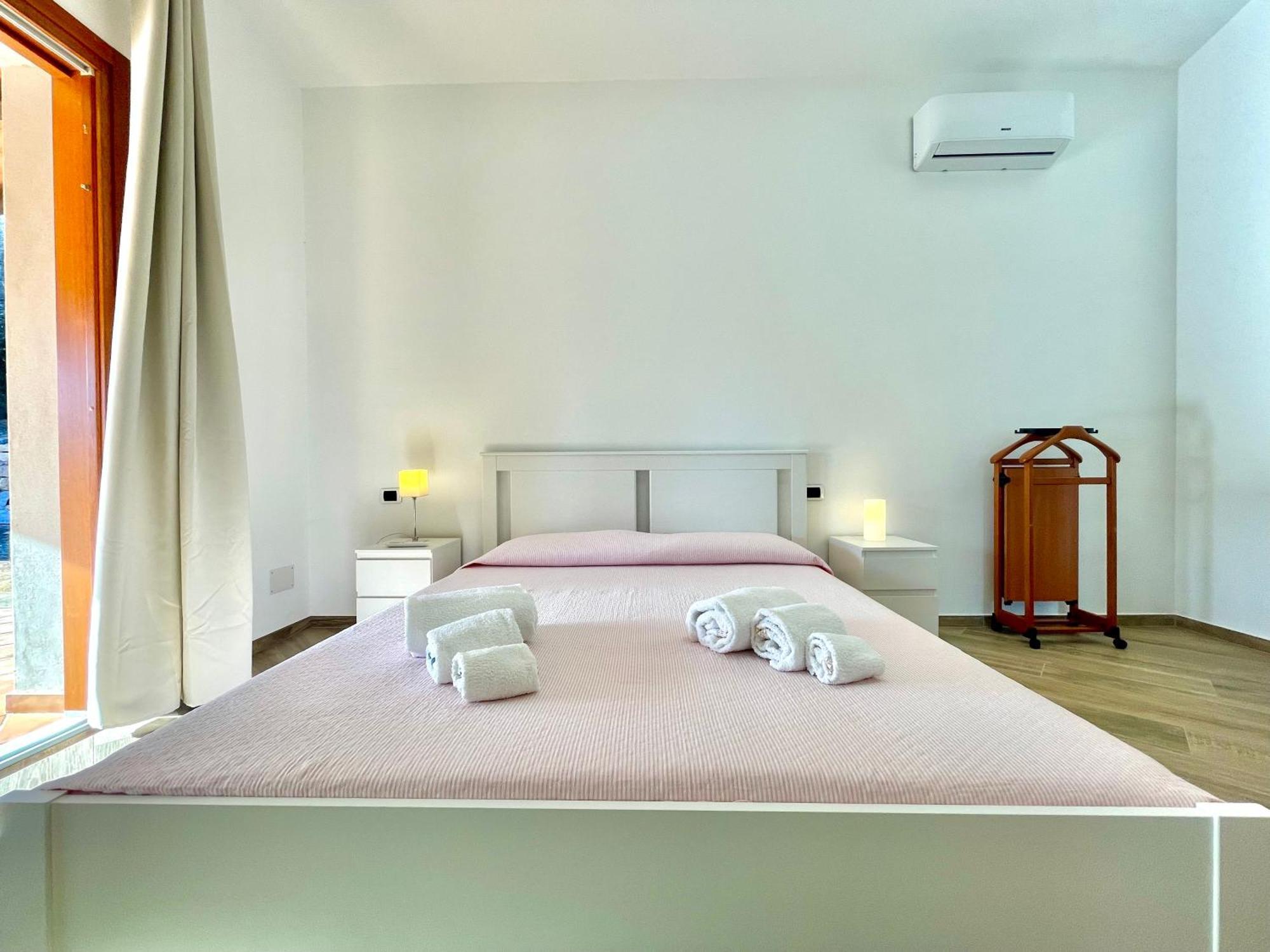 Cronta Apartments Bari Sardo Esterno foto